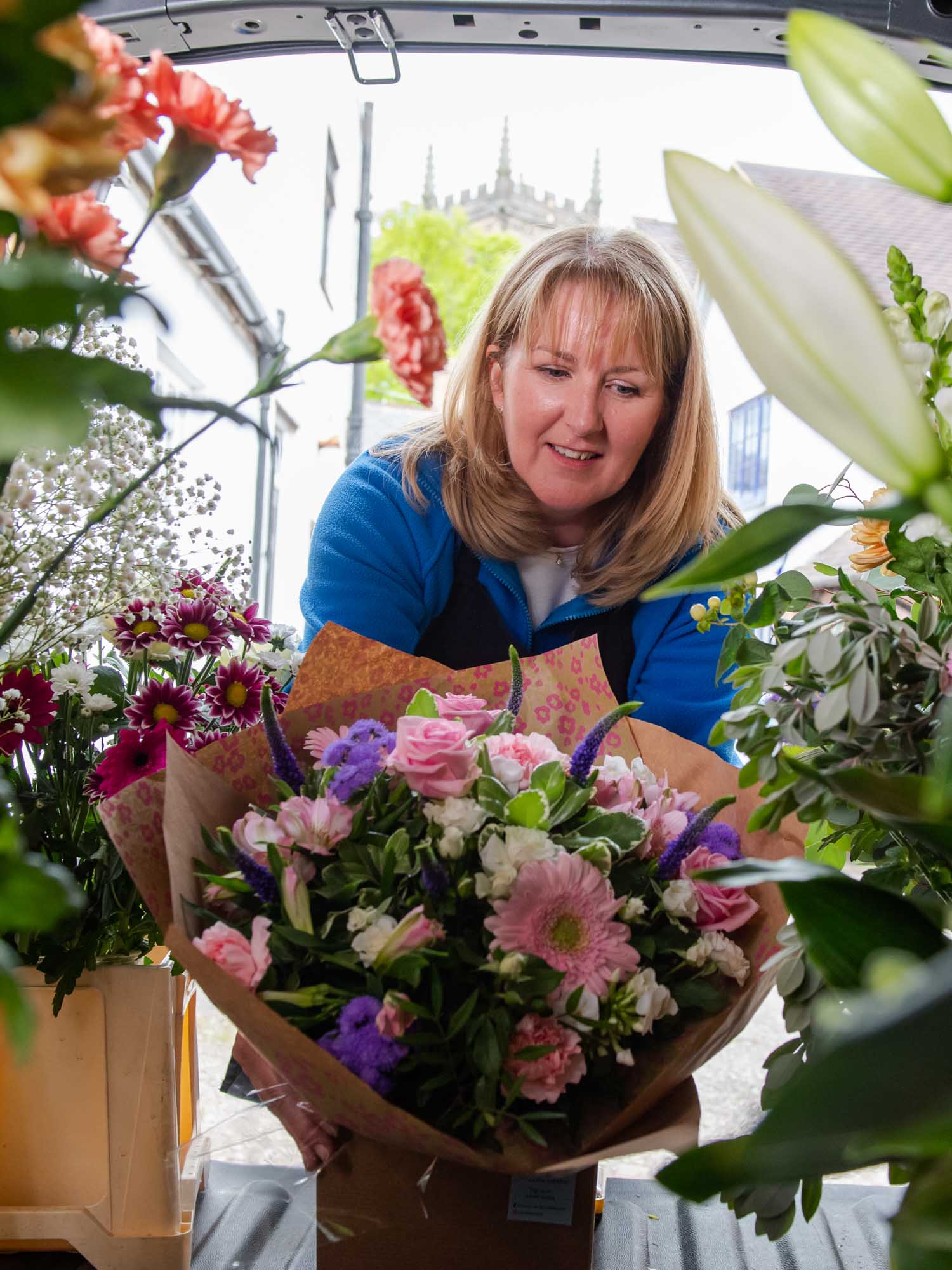 Next day delivery of elegant flowers by local Irish florist