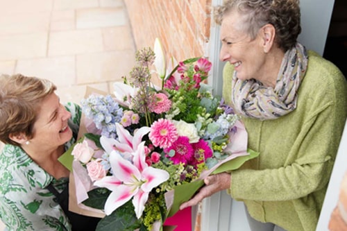 Send flowers worldwide with Direct2florist